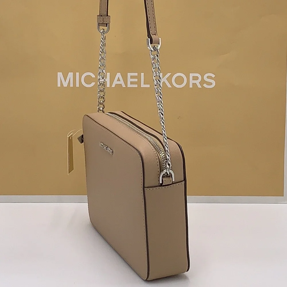 Michael Kors Jet Set Item Large East West Zip Crossbody Leather Camel
NWT - Picture 6 of 16